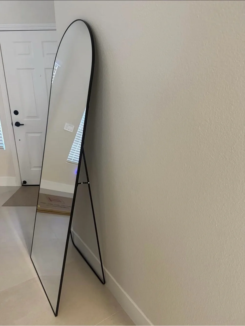 Arched Full-Length Wall Leaning Mirror in Black